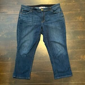 Women’s Evri Capris - Size 20